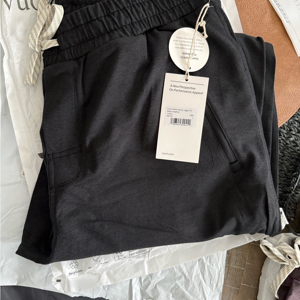 Vuori Black Heather Jogger Pants BRAND NEW